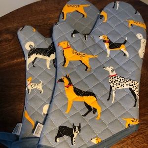 NWOT NOW Designs Dog Days Oven Mitt (2)